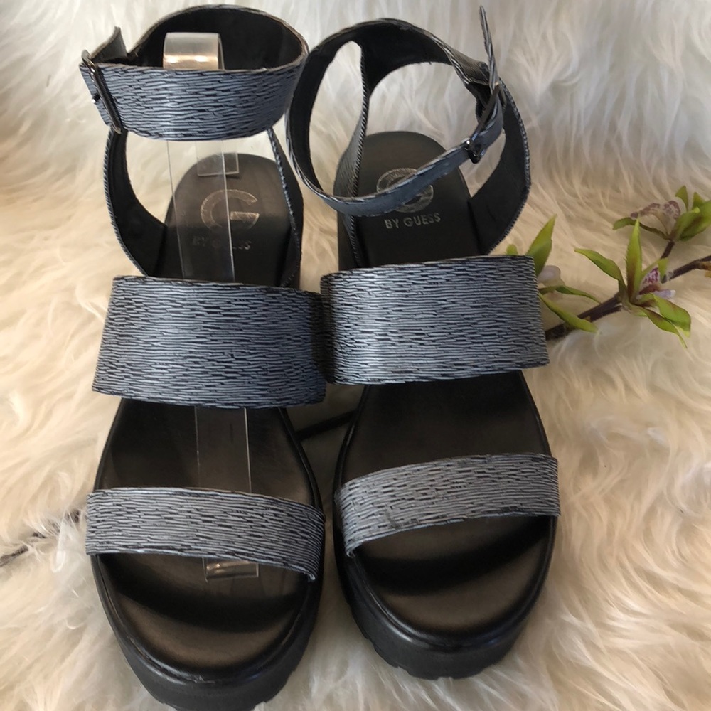 NWOT G by guess ankle strap black lug platform - Picture 3 of 6